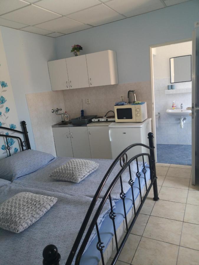 Appartamento Hodosi Apartman Veľký Meder Esterno foto