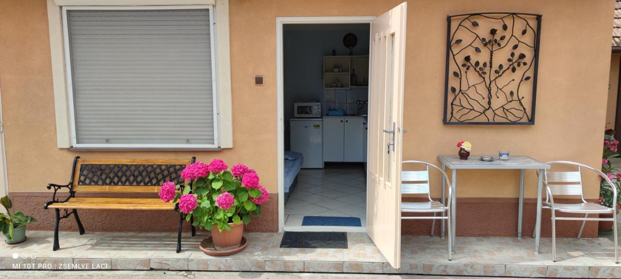 Appartamento Hodosi Apartman Veľký Meder Esterno foto
