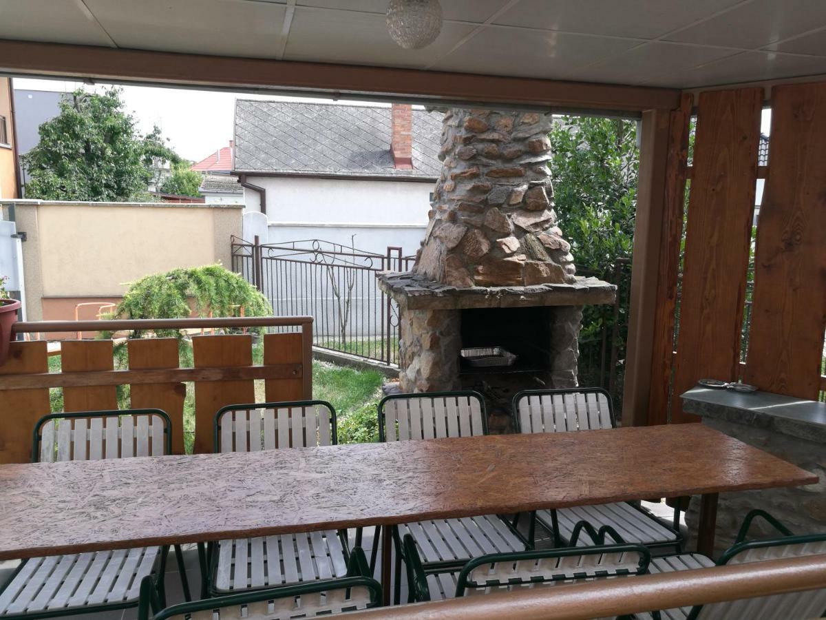 Appartamento Hodosi Apartman Veľký Meder Esterno foto